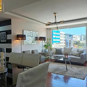 LA MARISCAL, Sector Universidades - BALCÓN - Piso 6 Apartamento